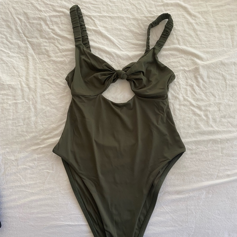 Vitamin A Zuri One Piece in “Forest Eco Lux”
